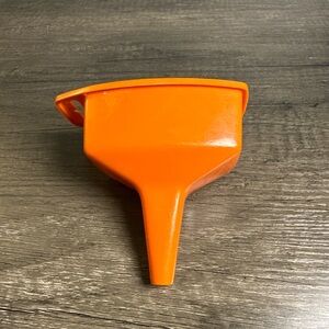 Vintage Rubbermaid Orange Plastic Funnel 3088 Kitchen Utility Tool